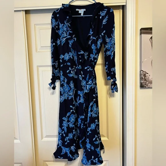 draper james blue floral dress Draper James Women's Floral Sleeveless dress size 2 Blue F2